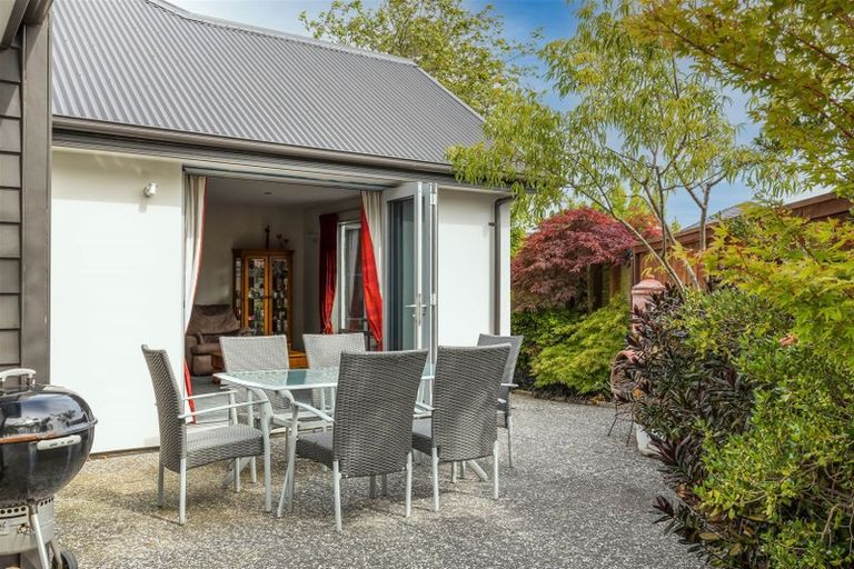 Photo of property in 32 Six Silvers Avenue, Halswell, Christchurch, 8025