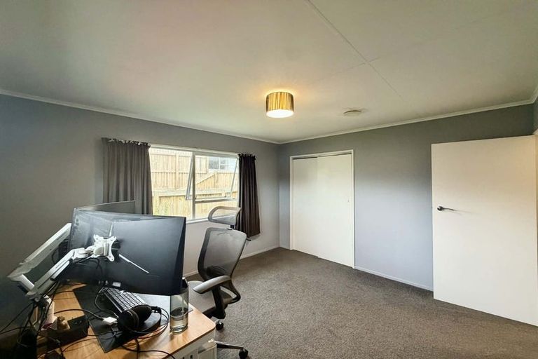 Photo of property in 6 Newlyn Place, Welbourn, New Plymouth, 4312