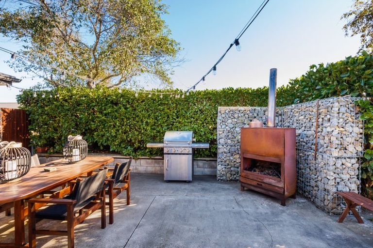 Photo of property in 3 Sunshine Place, Kelvin Grove, Palmerston North, 4414