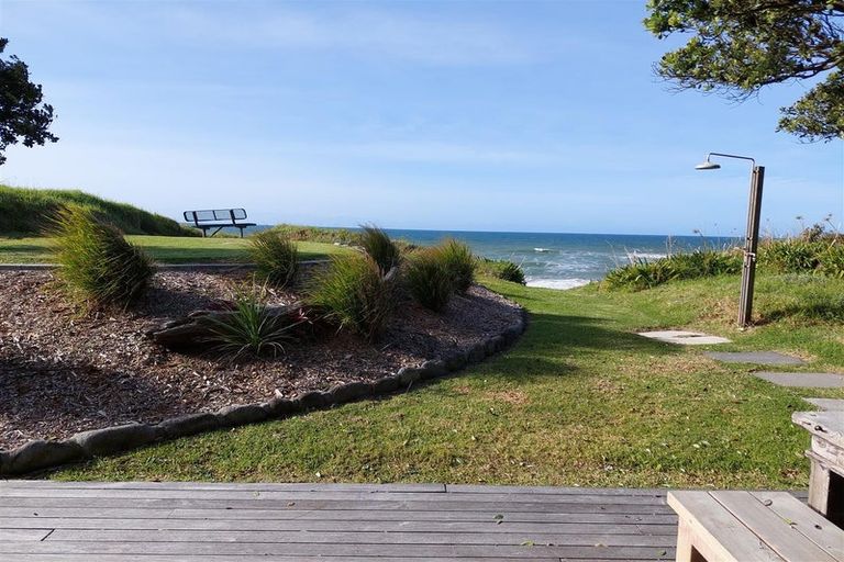 Photo of property in 115 Pukehina Parade, Pukehina, 3189