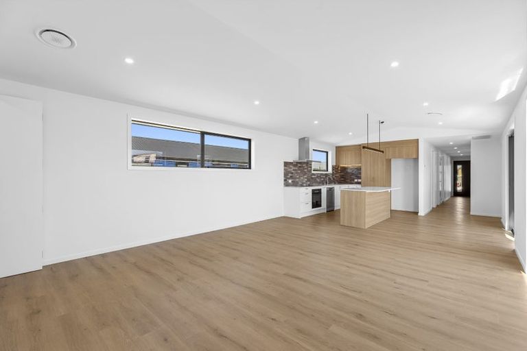 Photo of property in 37 Gillespie Street, Lake Hawea, 9382