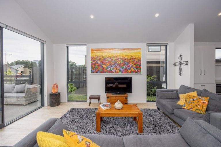 Photo of property in 16 Mount Burke Street, Wanaka, 9305