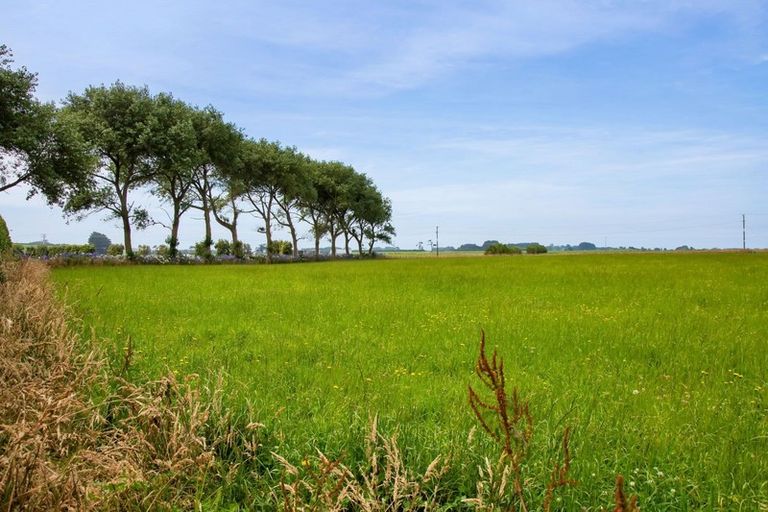 Photo of property in 1048 Normanby Road, Manaia, Hawera, 4678