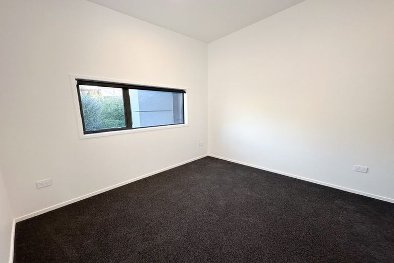 Photo of property in 4 Black Rock Road, Newlands, Wellington, 6037