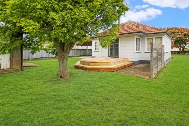 Photo of property in 10 Victor Street, Dannevirke, 4930