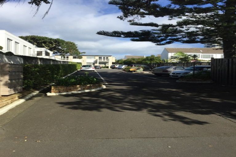 Photo of property in 1/72l Kitchener Road, Milford, Auckland, 0620