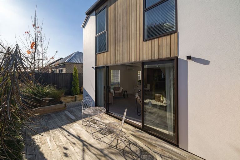 Photo of property in 7/9 Edgeware Road, St Albans, Christchurch, 8014