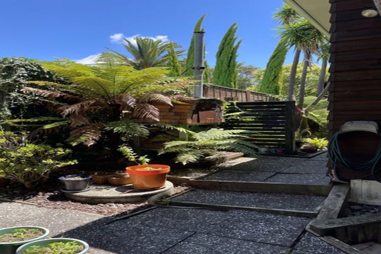 Photo of property in 255 Golf Road, Titirangi, Auckland, 0604