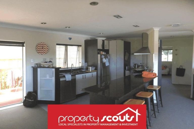 Photo of property in 5a Squirrel Lane, Browns Bay, Auckland, 0630