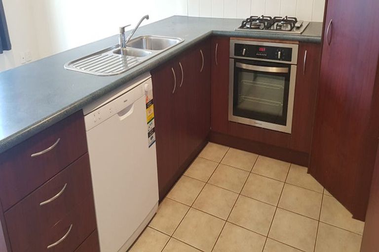 Photo of property in 8/3 Orwell Road, Greenhithe, Auckland, 0632