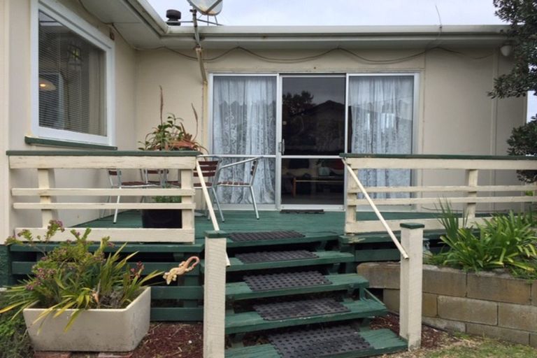 Photo of property in 35 Ruanui Street, Himatangi Beach, Foxton, 4891