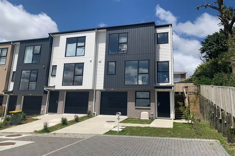 Photo of property in 15 Impatiens Lane, Massey, Auckland, 0614