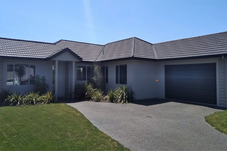 Photo of property in 19 Karoola Place, Havelock North, 4130