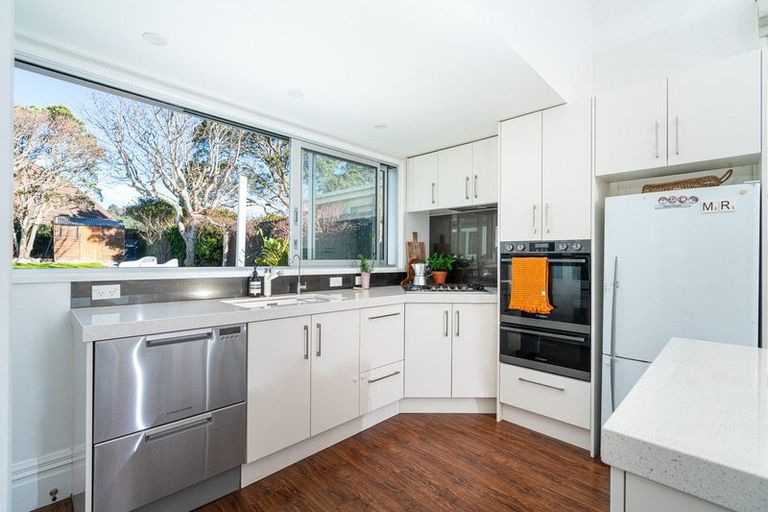 Photo of property in 18 Lawrence Street, Newtown, Wellington, 6021