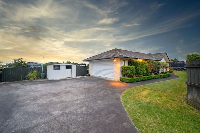 Photo of property in 1/84 Frank Nobilo Drive, Golflands, Auckland, 2013