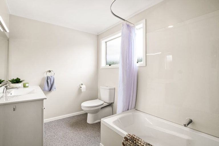 Photo of property in 28 Snowdon Street, Allanton, Mosgiel, 9092