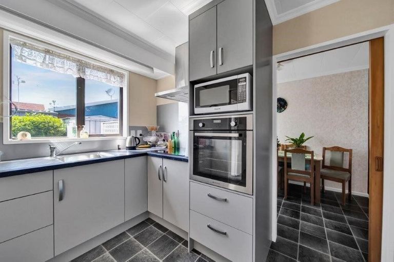 Photo of property in 48 Wilson Street, Hawera, 4610