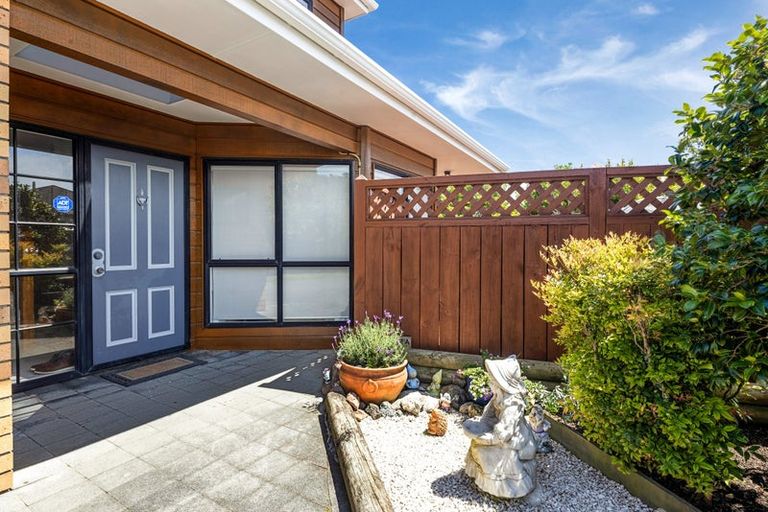 Photo of property in 5 Bay Lair Grove, Island Bay, Wellington, 6023
