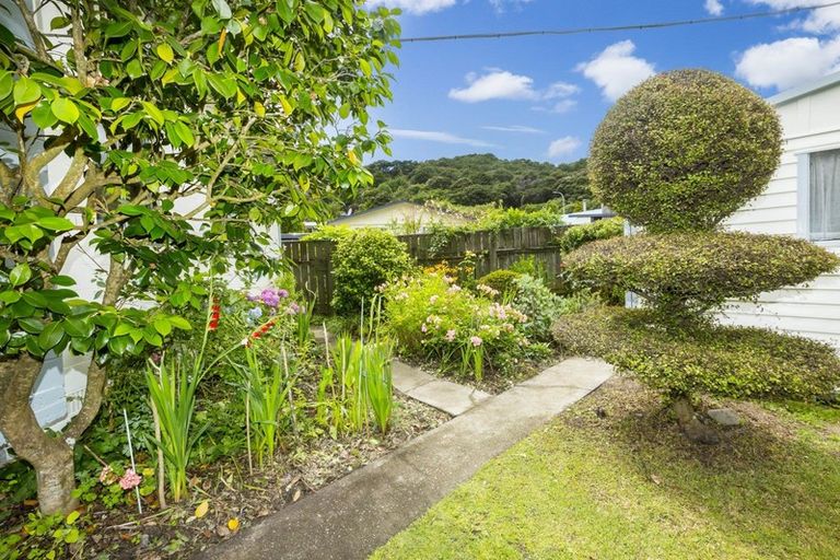 Photo of property in 20a Blue Mountains Road, Silverstream, Upper Hutt, 5019