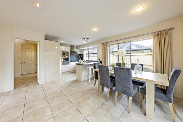 Photo of property in 15 William Woods Court, Flat Bush, Auckland, 2016