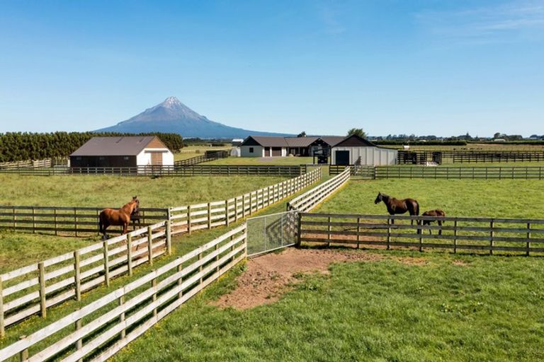 Photo of property in 17 Lower Duthie Road, Kapuni, Hawera, 4675