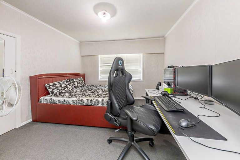 Photo of property in 18 Cameron Street, Papakura, 2110