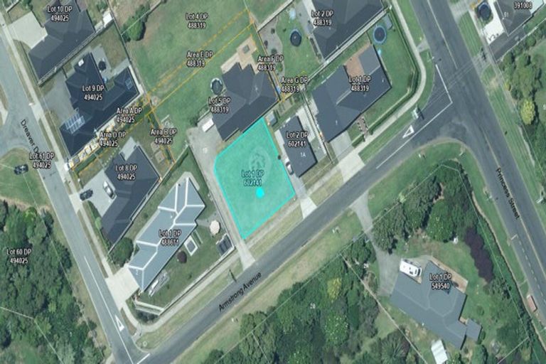 Photo of property in 1/1a Armstrong Avenue, Waitara, 4320