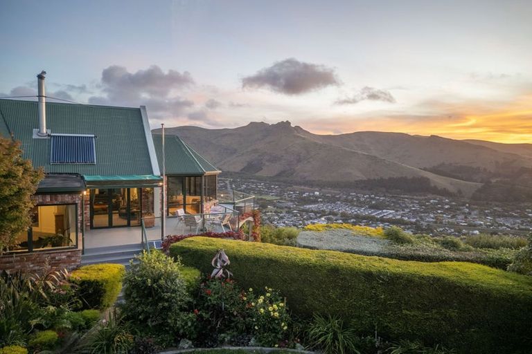 Photo of property in 18 Rockview Place, Mount Pleasant, Christchurch, 8081