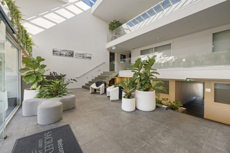 Photo of property in 225 Lake Terrace, Waipahihi, Taupo, 3330