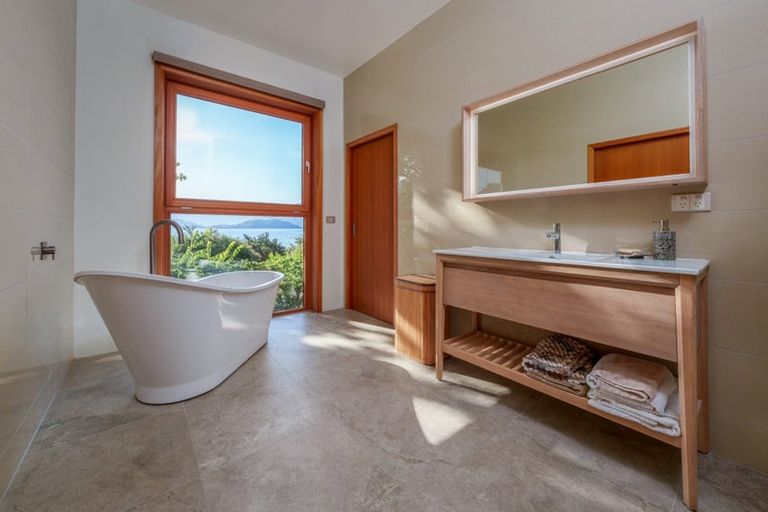 Photo of property in 337 Beacon Point Road, Wanaka, 9305