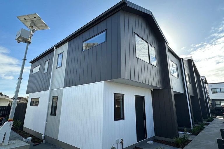 Photo of property in 3/13 Thomas Road, Mangere, Auckland, 2022