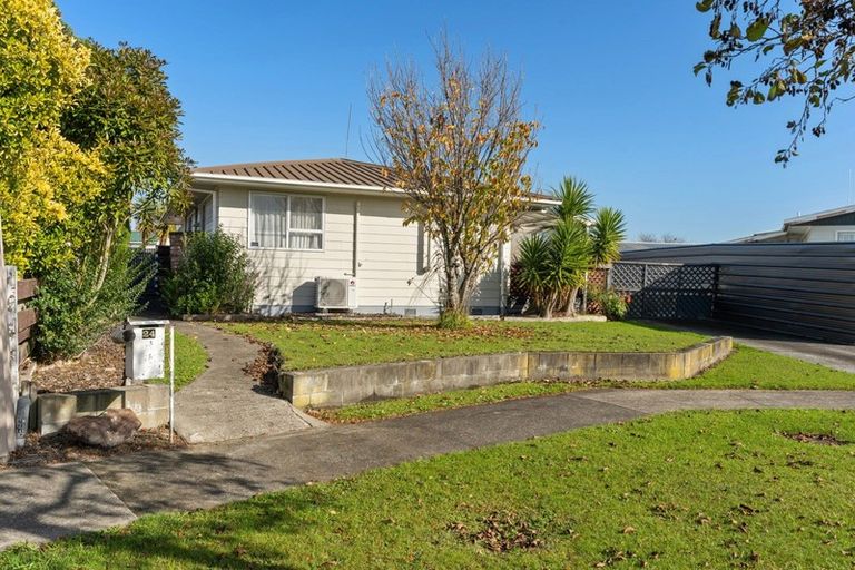 Photo of property in 24 Hillcrest Drive, Kelvin Grove, Palmerston North, 4414
