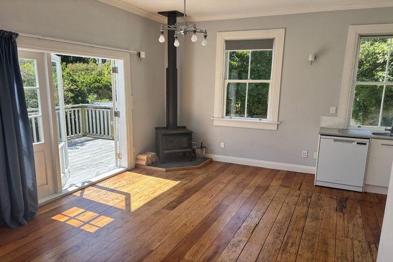 Photo of property in 30a Sutherland Crescent, Melrose, Wellington, 6023