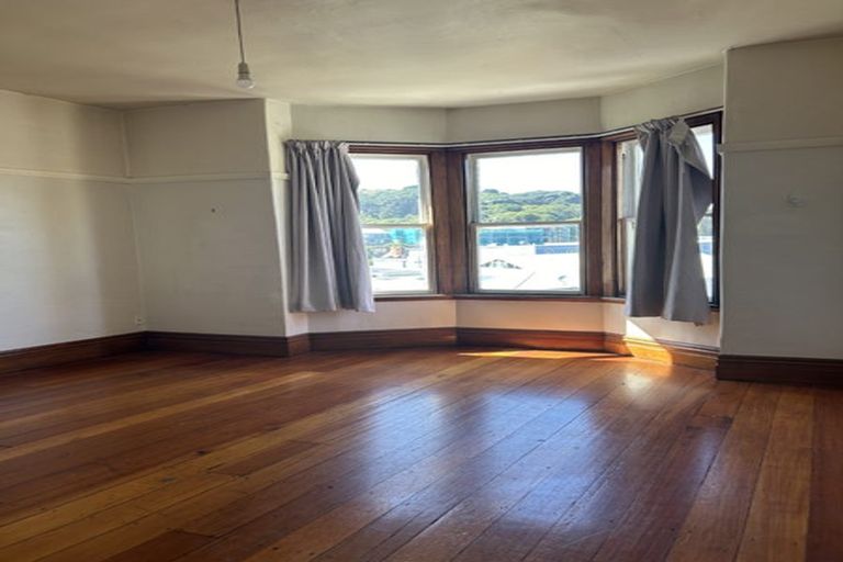 Photo of property in 4 Myrtle Crescent, Mount Cook, Wellington, 6021