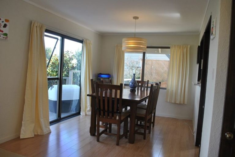 Photo of property in 3b Colenso Place, Mission Bay, Auckland, 1071