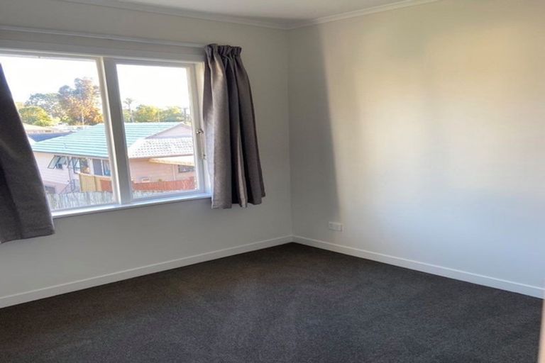 Photo of property in 3 Adriatic Avenue, Henderson, Auckland, 0612