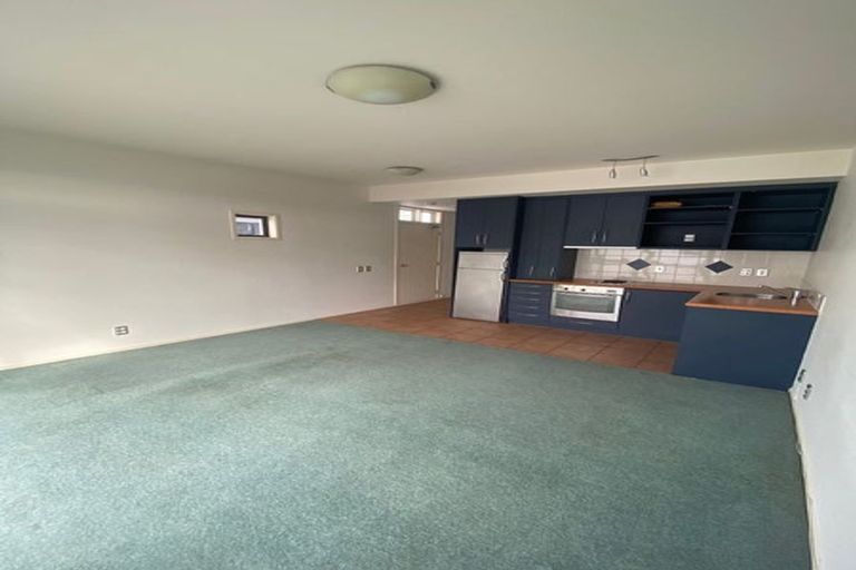 Photo of property in 140/2 Armoy Drive, East Tamaki, Auckland, 2016