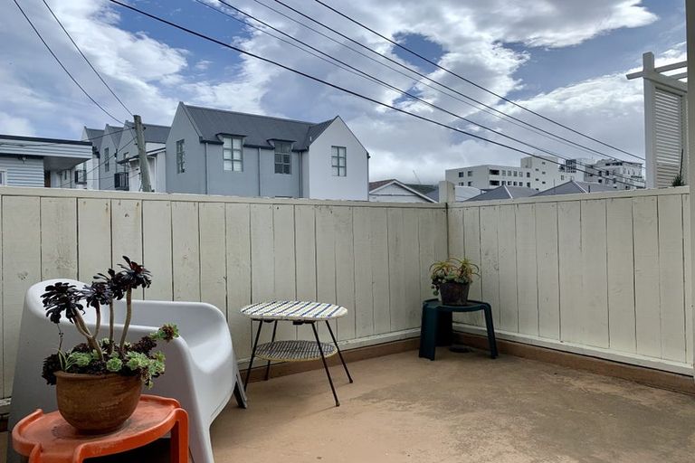 Photo of property in 1/37 Majoribanks Street, Mount Victoria, Wellington, 6011