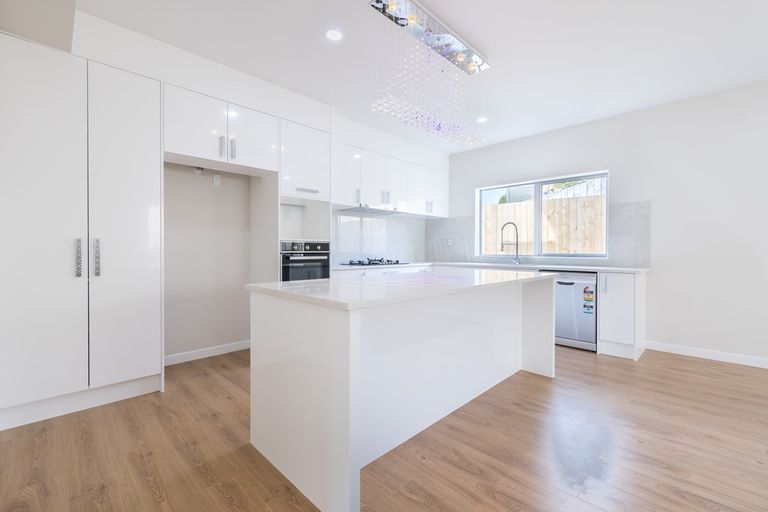 Photo of property in 49 Sari Place, Massey, Auckland, 0614