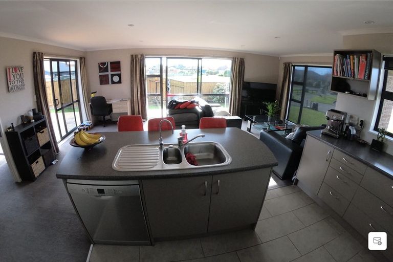 Photo of property in 3 Nevada Way, Kelvin Grove, Palmerston North, 4414