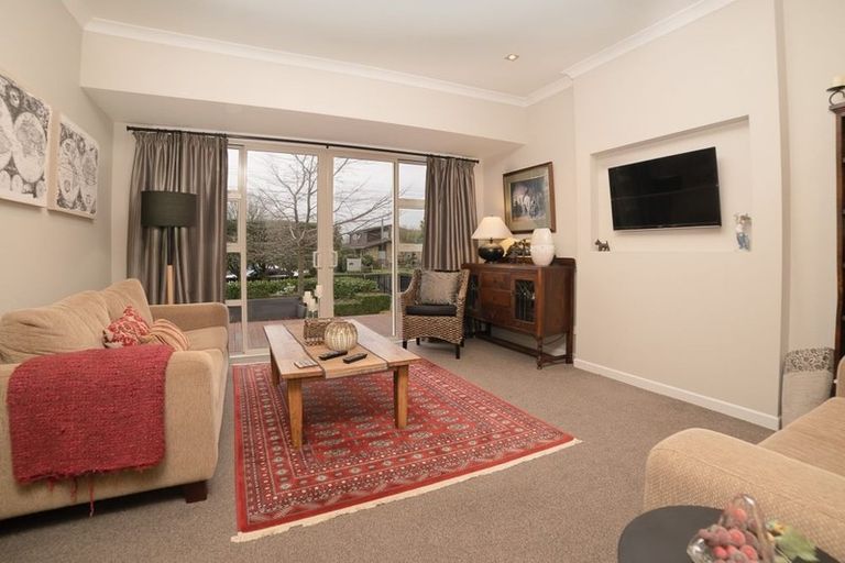 Photo of property in 55 Bowen Street, Cambridge, 3434