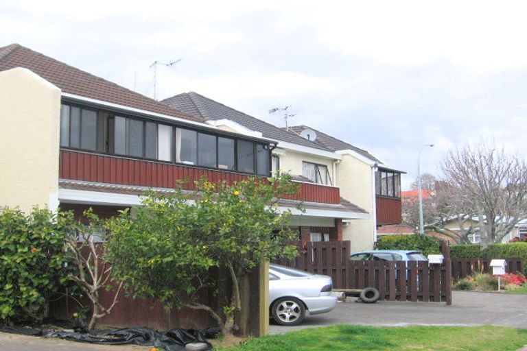 Photo of property in 1 Laing Place, Otumoetai, Tauranga, 3110