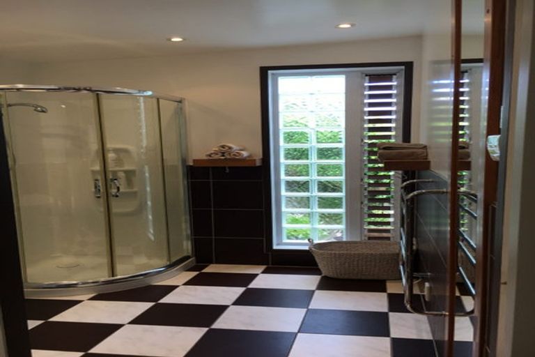 Photo of property in 28 Coote Road, Bluff Hill, Napier, 4110