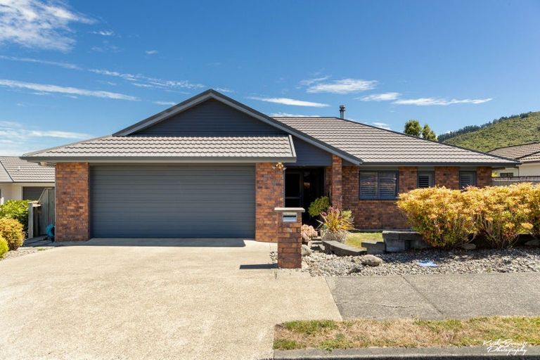 Photo of property in 94 Kirton Drive, Riverstone Terraces, Upper Hutt, 5018