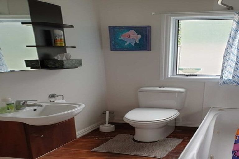 Photo of property in 19 The Crescent, Raumati South, Paraparaumu, 5032