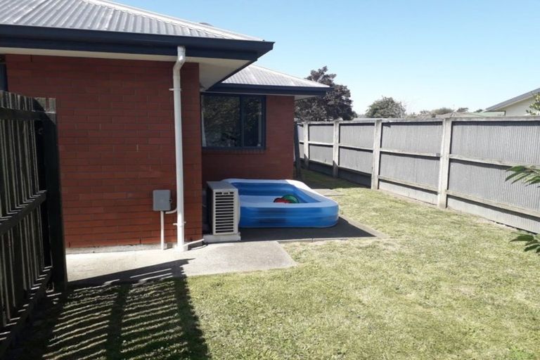 Photo of property in 2/76 Wharenui Road, Upper Riccarton, Christchurch, 8041