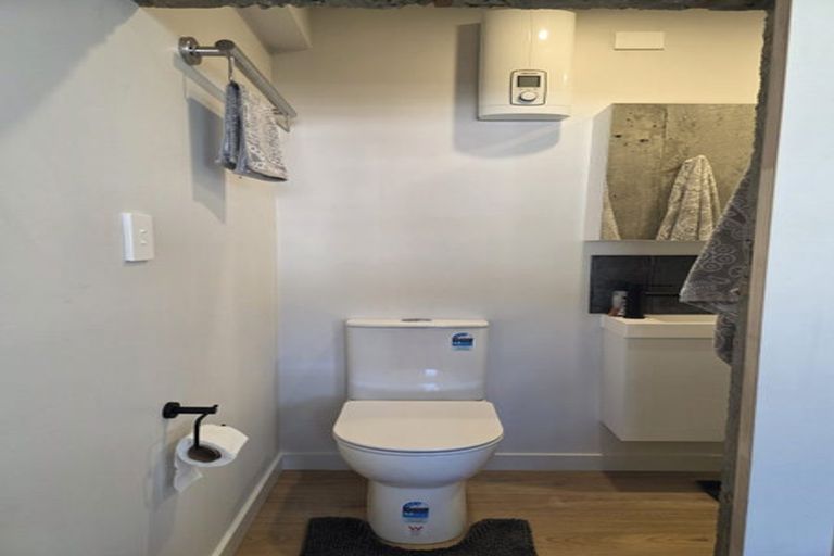 Photo of property in 2 Moncrieff Street, Mount Victoria, Wellington, 6011