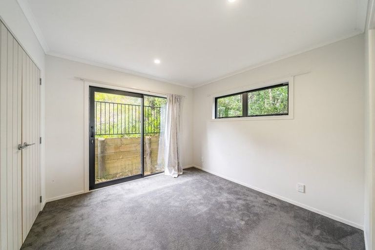 Photo of property in 9 Lowry Heights, Stokes Valley, Lower Hutt, 5019