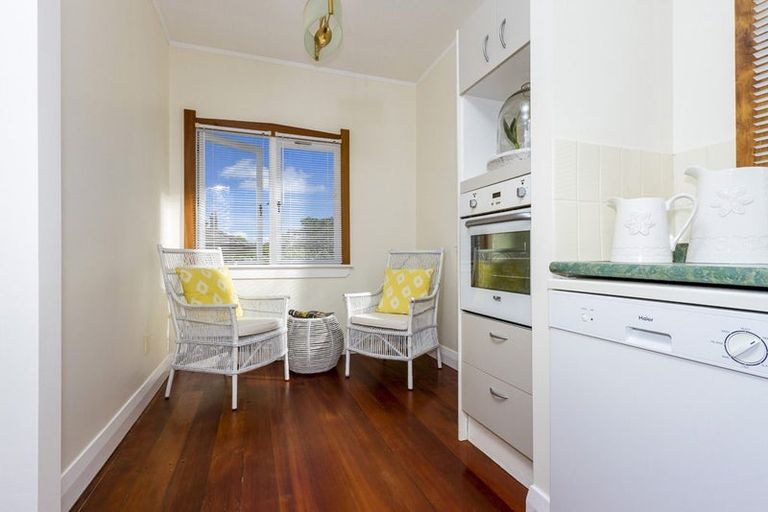 Photo of property in 147 Vauxhall Road, Narrow Neck, Auckland, 0624