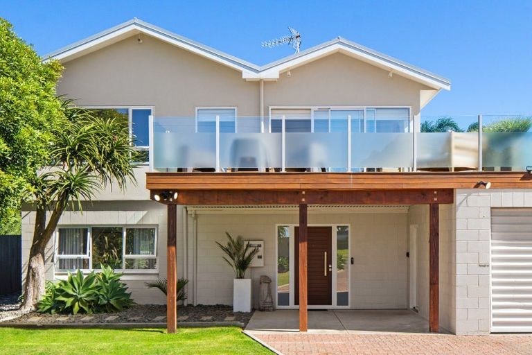 Photo of property in 23 Moana Road, Okitu, Gisborne, 4010